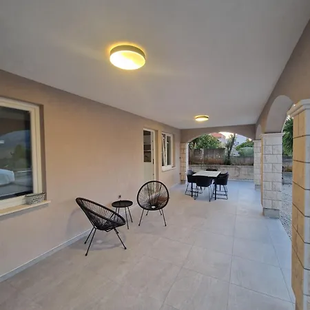 Apartman Korcula 科尔丘拉